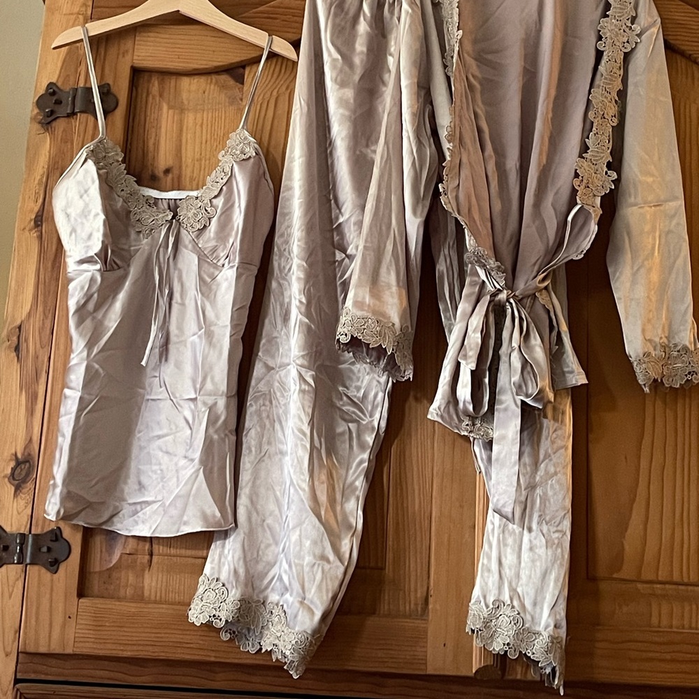 pajamas set . Brown Taupe. very sexy dainty great for a fall. 3 piece set. nice